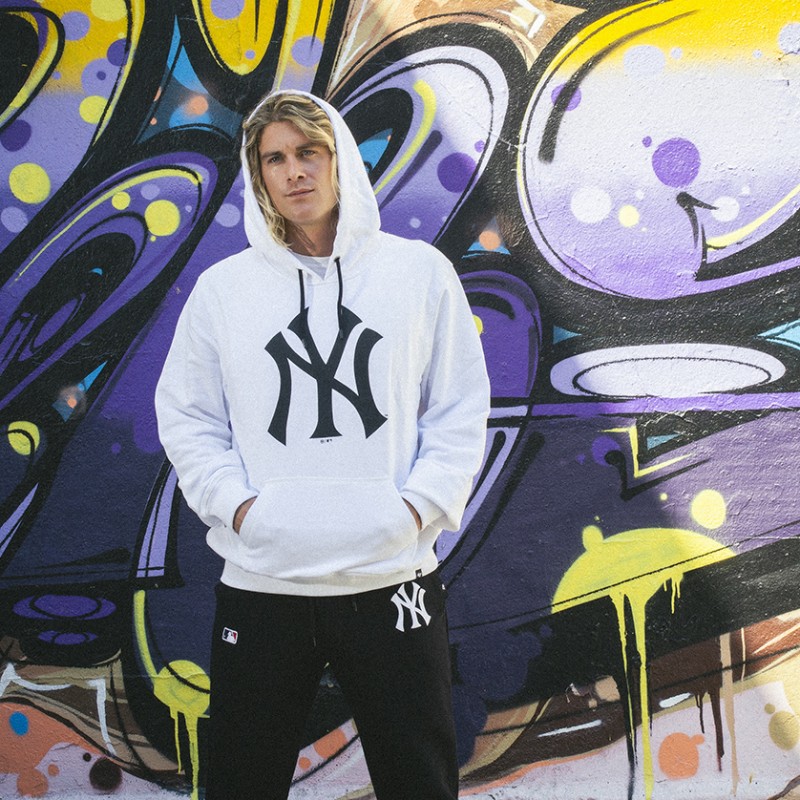 media/image/47-brand-mlb-baseball-the-playoffs-hoodie-guy-graffiti-spray-street-new-york.jpg