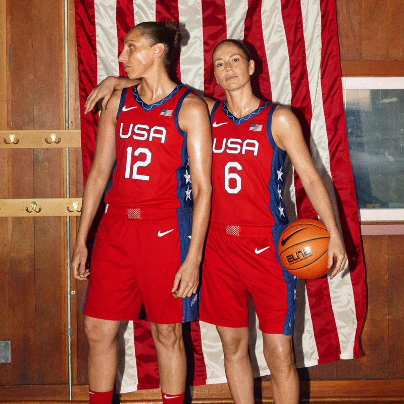 media/image/swoosh-olympics-nike-jersey-tokyo-basketball-woman-usa-uniform-official-red.jpg
