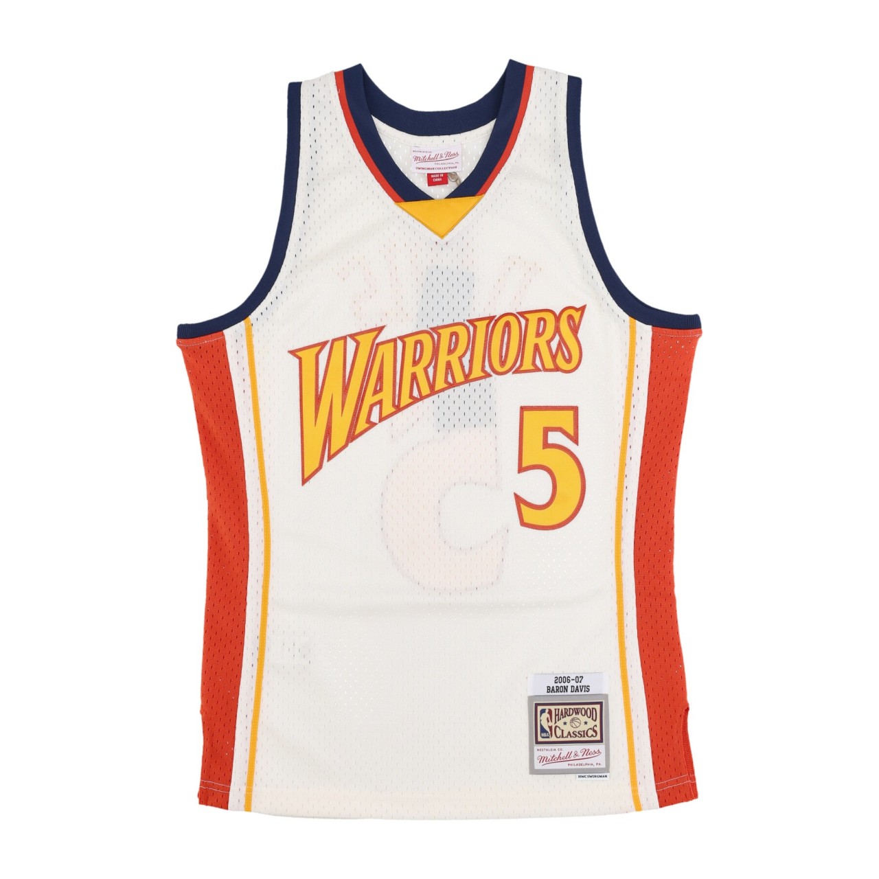 MITCHELL & NESS NBA OFF WHITE TEAM COLOR SWINGMAN JERSEY HARDWOOD CLASSICS 2006 NO 5 BARON DAVIS GOLWAR TFSM5052-GSW06BDVOFWH